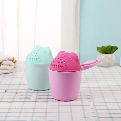 1PC Cute Cartoon Shampoo Cup Kids Wash Hair Shampoo Cup Baby Spoon Shower Bath Water Swimming Head Watering Bottle Bath Product